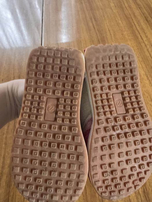 Кроссівки гарненькі