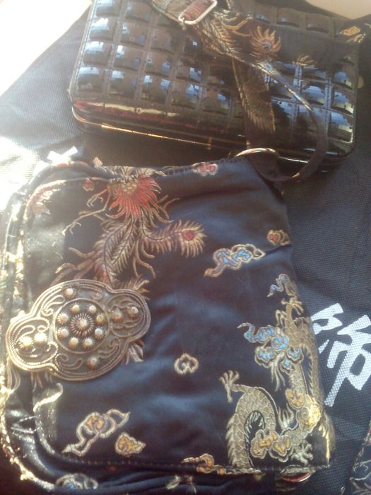 Сумочка атлас,вышивка