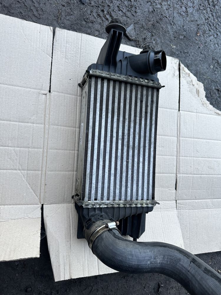 Радіатор інтеркулера Nissan Juke F15 11-18 1.5dci 144611kb2a