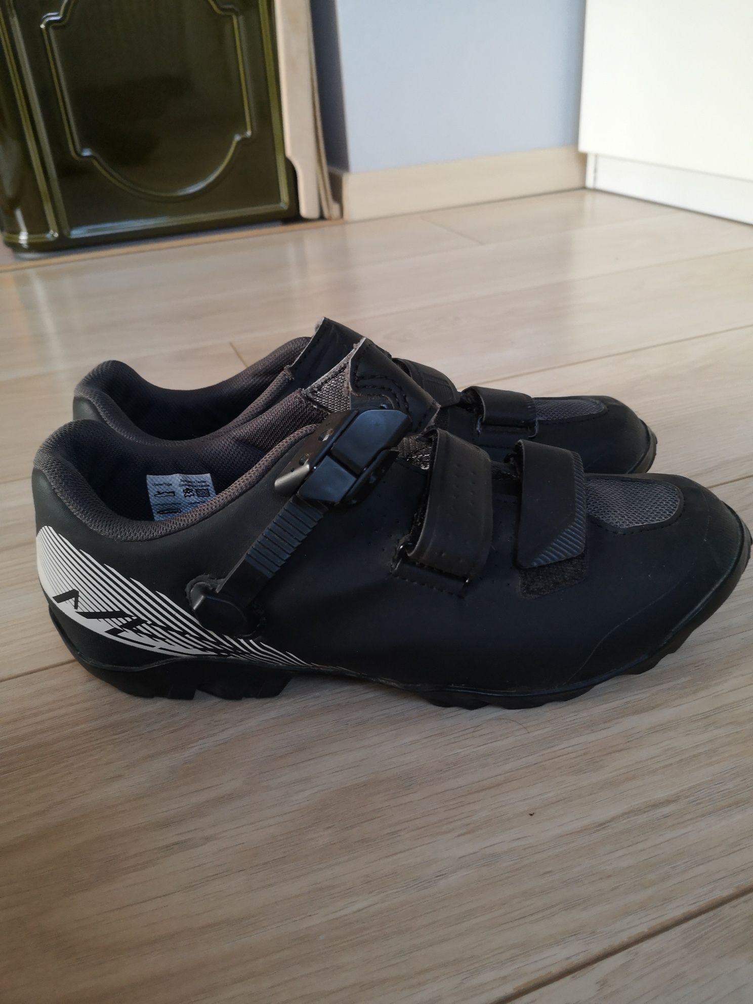 Buty z zapięciami Shimano