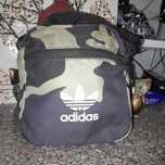 Bolsa da marca Adidas