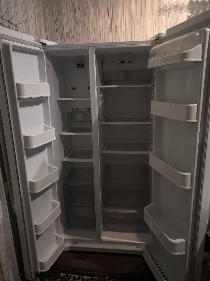 Холодильник LG NO Frost (29) тисяч,двох дверний новий стан
