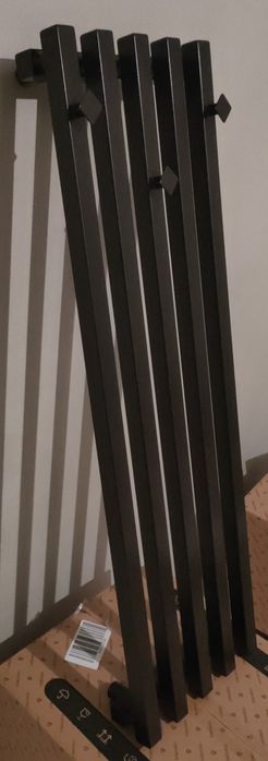 Grzejnik dekoracyjny BARI Czarny 306W. Grzejnik łazienkowy