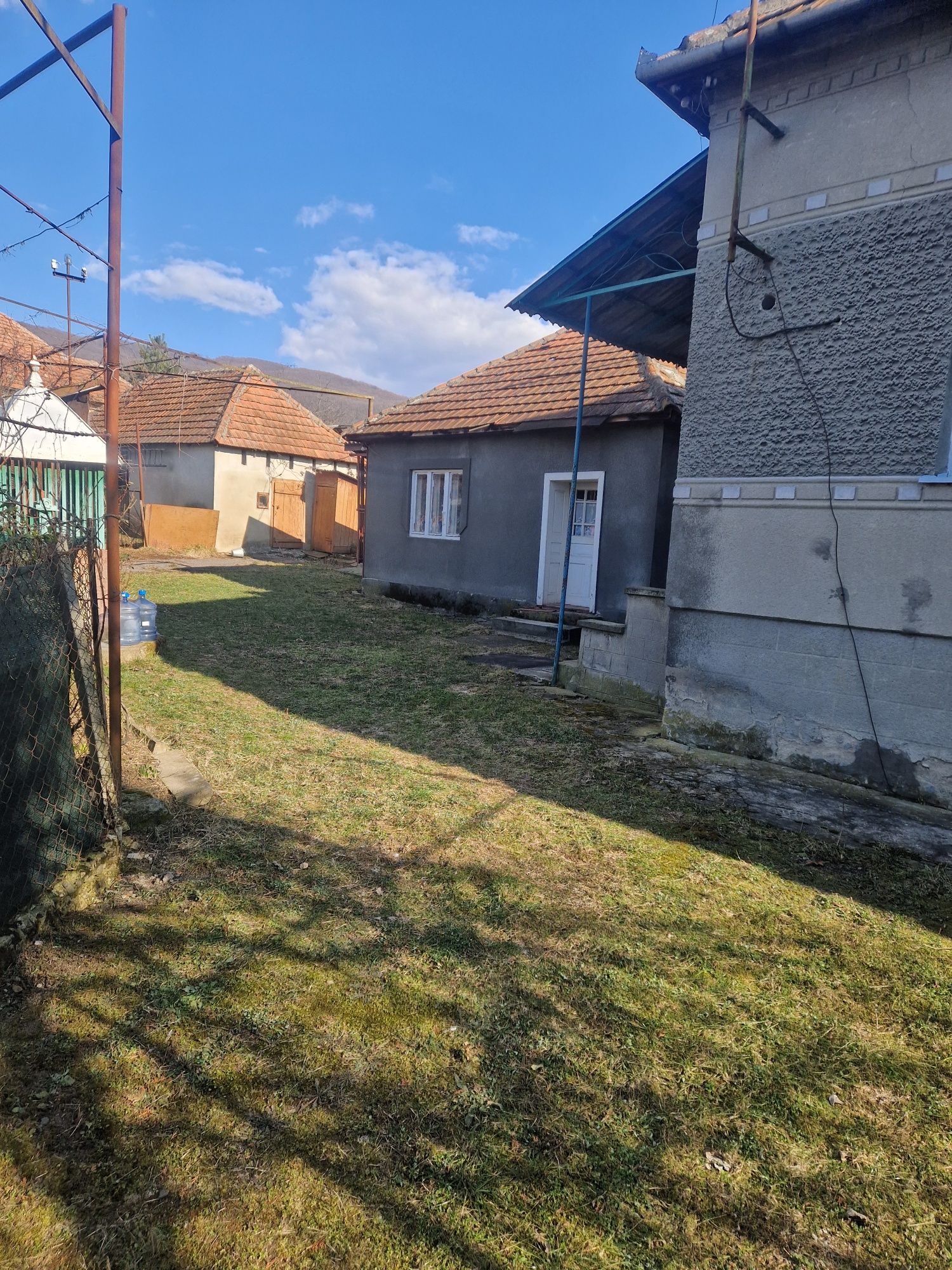 Будинок в селі Лавки