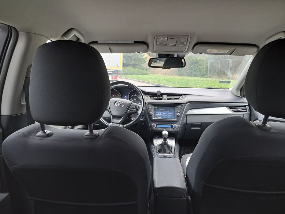 Toyota Avensis 2.0 D4D 143 KM, 2015