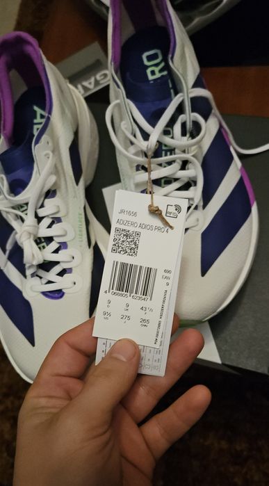 Adidas Adizero Adios Pro 4 número 43
Novas e originais, erro no tamanh