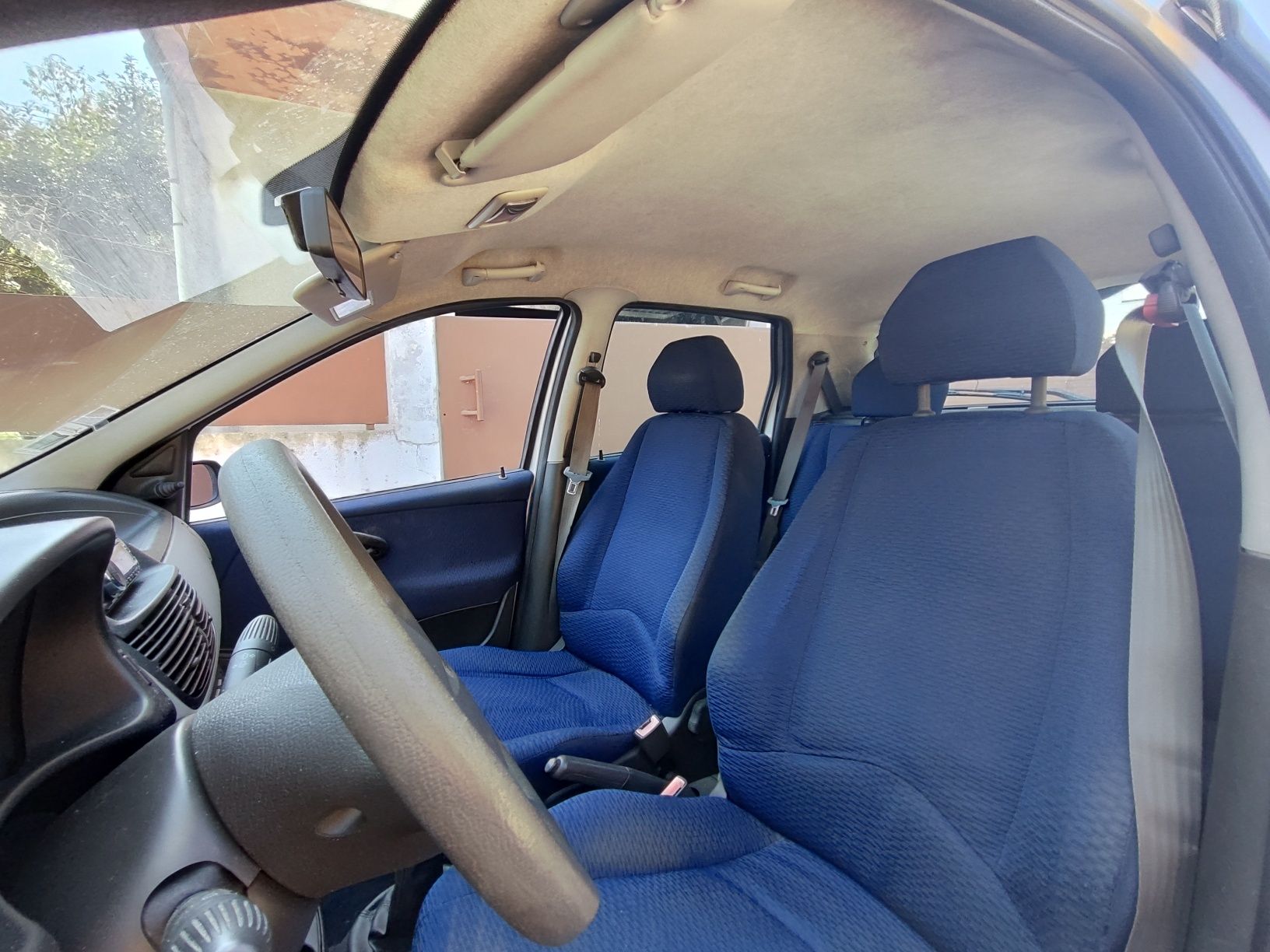 Fiat Punto ELX Económico e Fiável, Ideal para Cidade