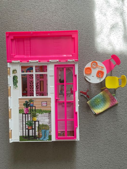 Składany domek dla lalek Barbie + lalka + akcesoria Barbie