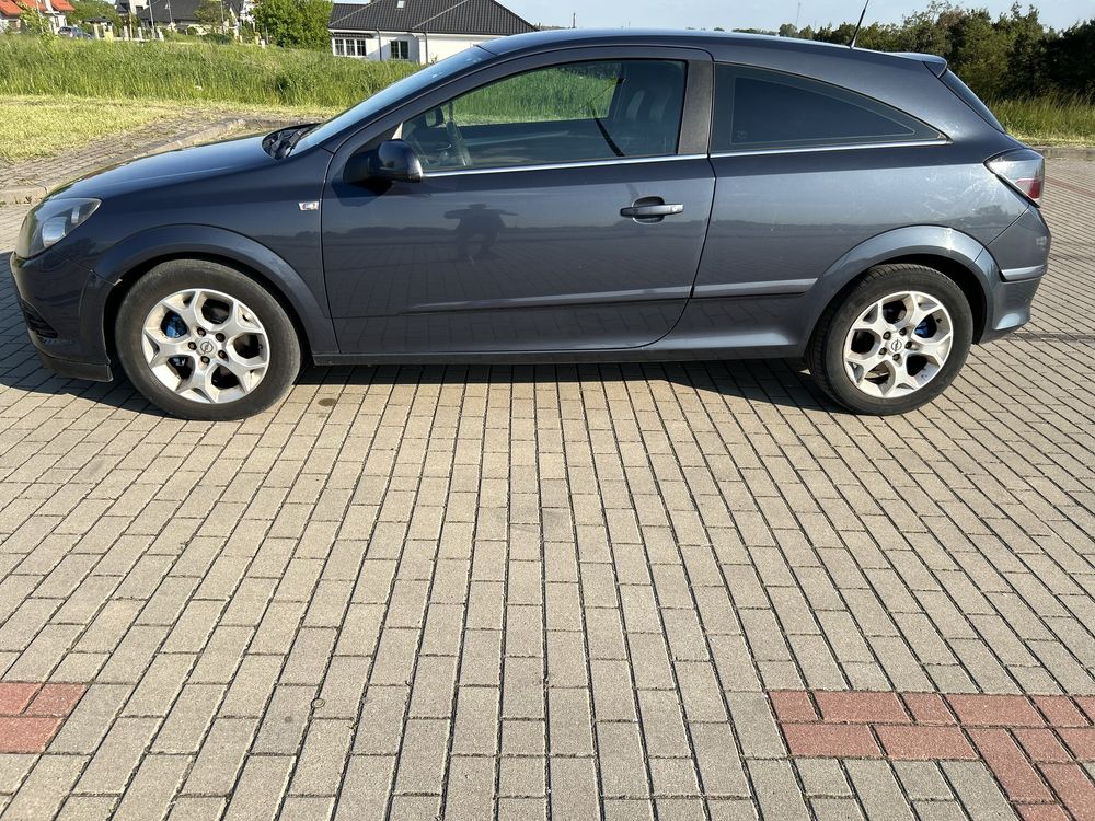 Opel Astra h GTC 1,7  2006r