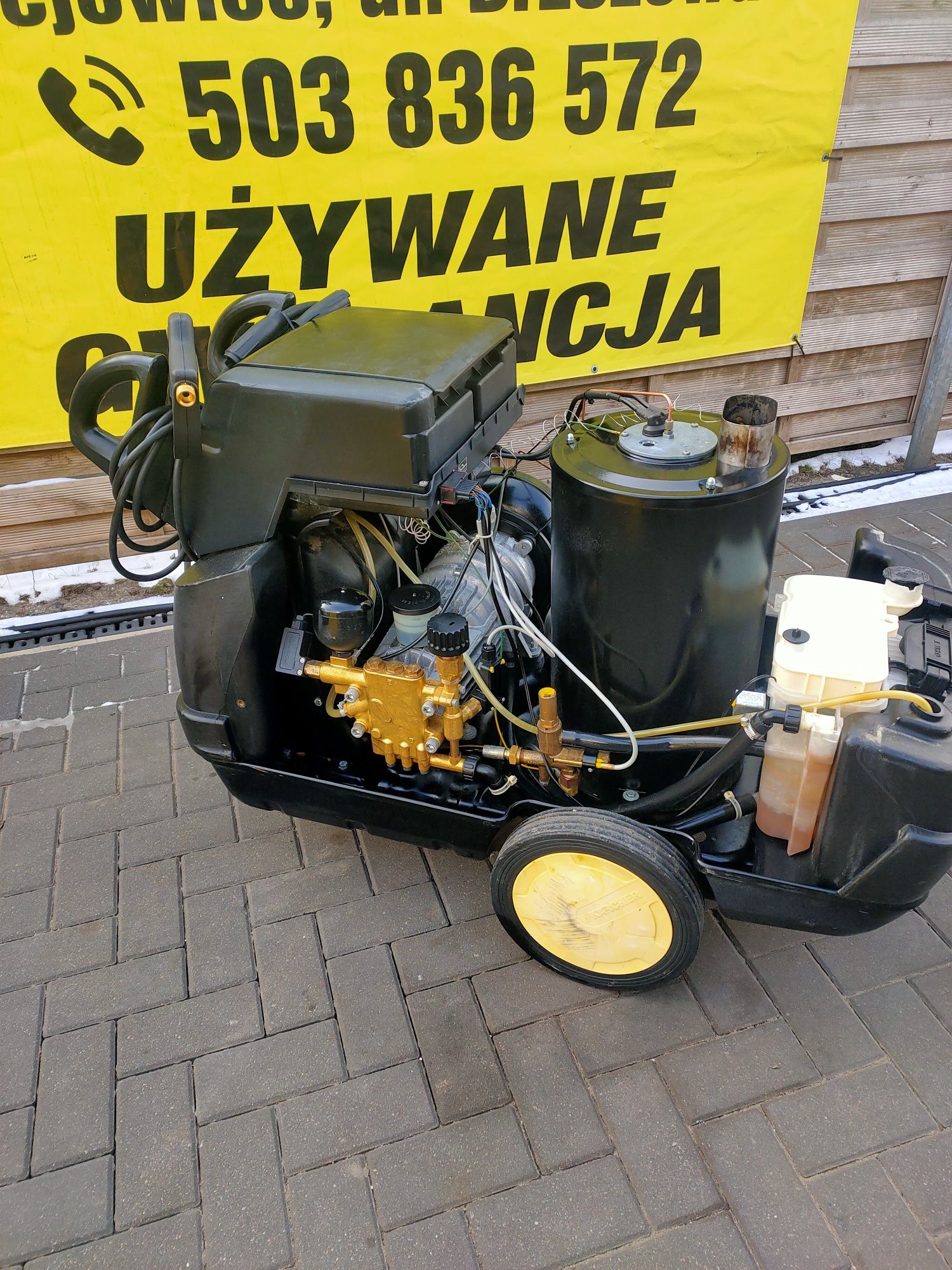 Myjka ciśnieniowa Karcher HDS 995 gorącowodna
Jest to prof