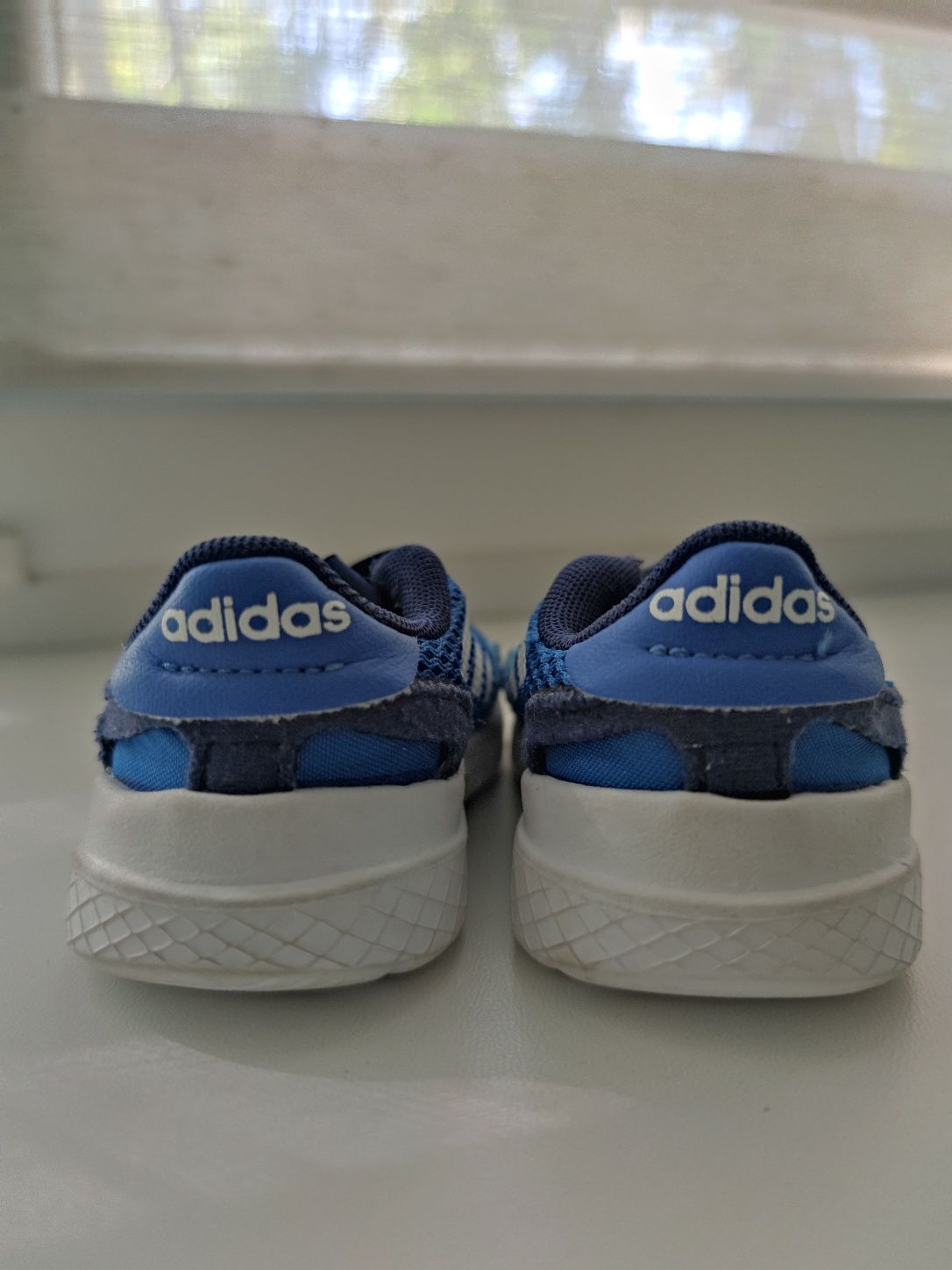 Кросівки adidas для малечі