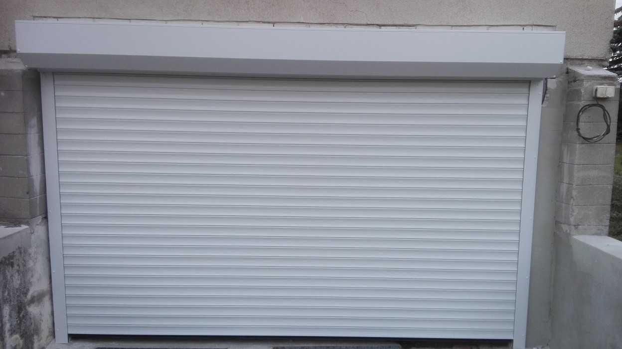 Brama rolowana, Ciepłe drzwi roletowe, Profile 77 mm, Producent