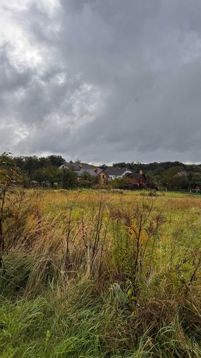 Продаж ділянки у Деревачі