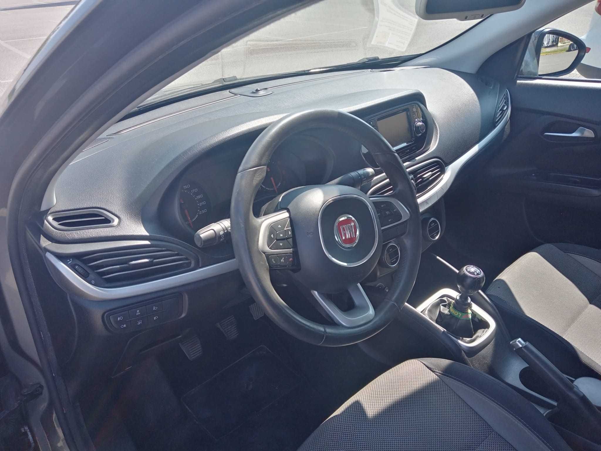 Fiat Tipo 1.6jtd Posiadam  inne  auta z włoch  całe  i uszkodzone