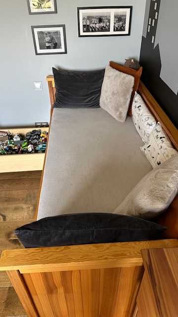 Łóżko młodzieżowe, dziecięce drewniane 212x99 wraz z materacem