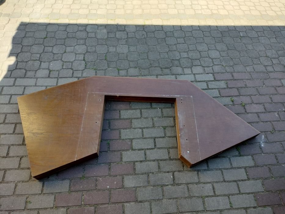 Sprzedam używane dębową narożną półkę do kominka