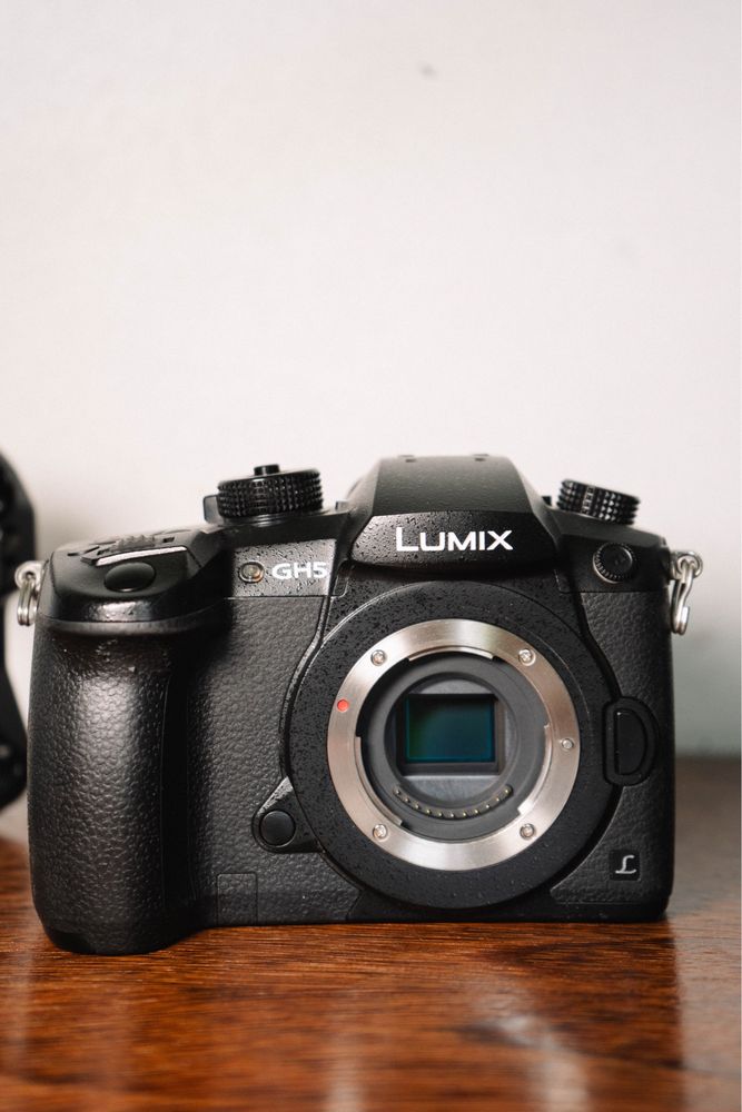 Panasonic Lumix GH5 - KIT