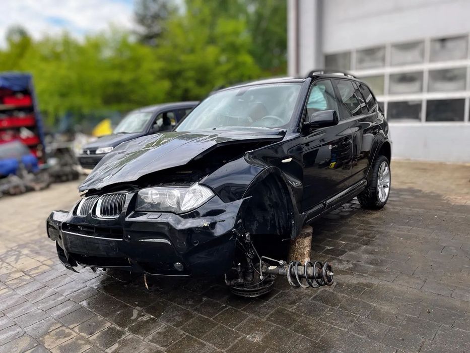 BMW X3 E83  3.0D 306D3 M pakiet black sapphire metallic na części