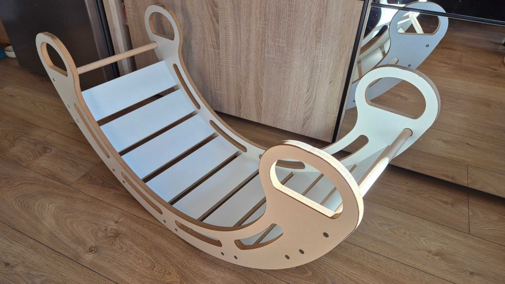 Drewniany bujak zjeżdżalnia