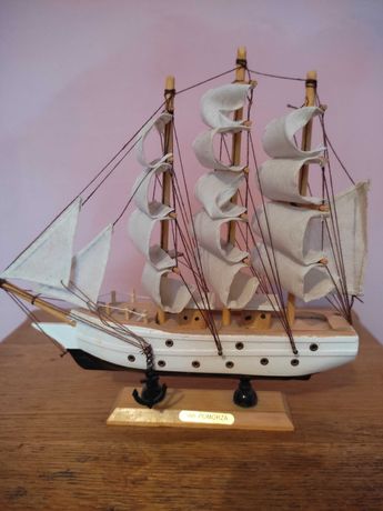 Модель парусного корабля dar pomorza
