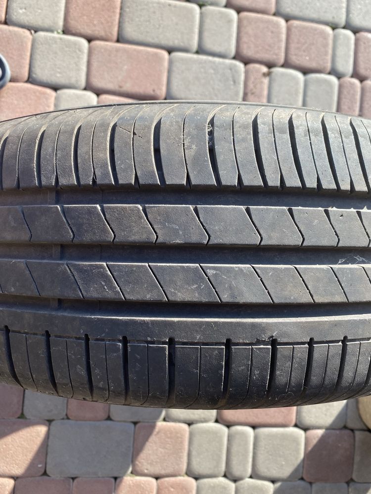 Продам комплект  шин 205/55 R16