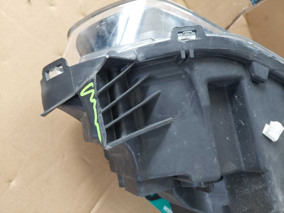farol esq Ford connect