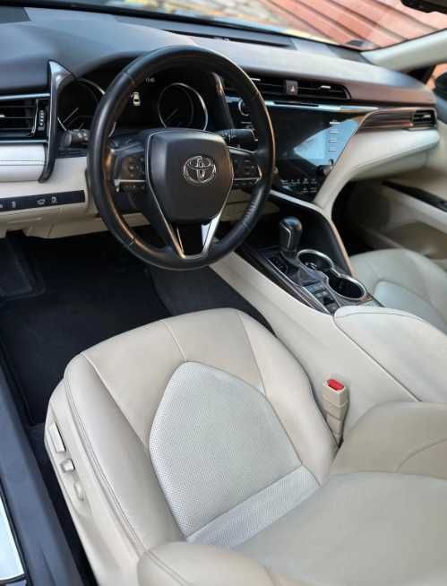 Toyota Camry 2.5 Hybrid Executive CVT
