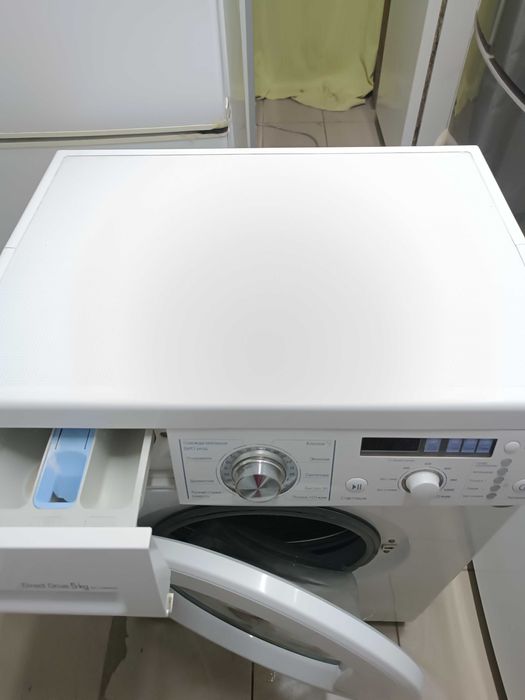 Продам пральну машину LG 5кг.