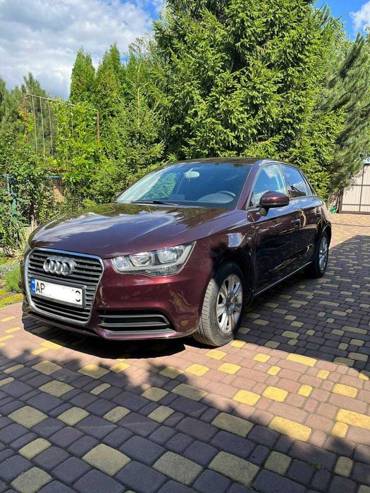 Автомобіль Audi A1 2012