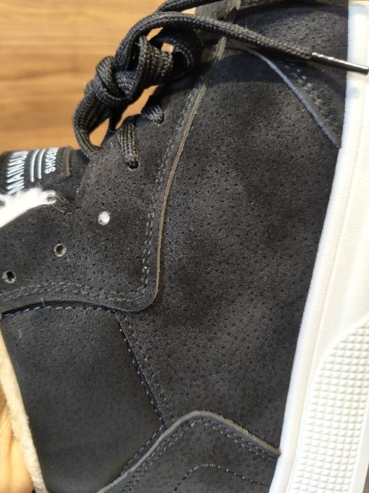 Продам нові ботинки