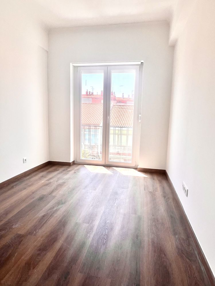 Gabinete/Sala com muita luz natiral, 1 - 3 dia(s) por semana.