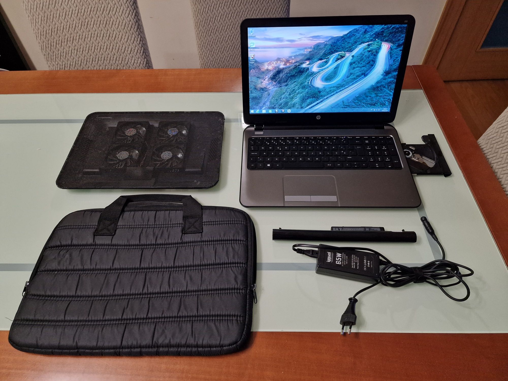 Portátil HP 255 com acessórios