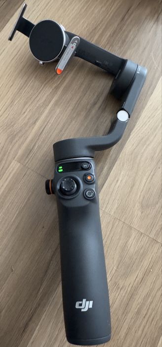 DJI Osmo Mobile 6 – Gimbal / Stabilizator do smartfona