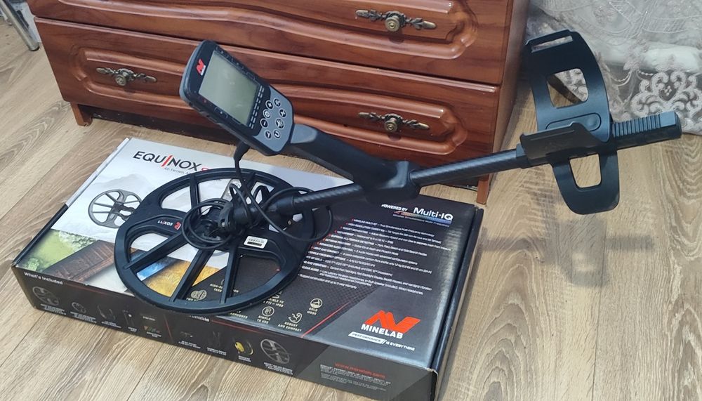 Металодетектор Minelab Equinox 900