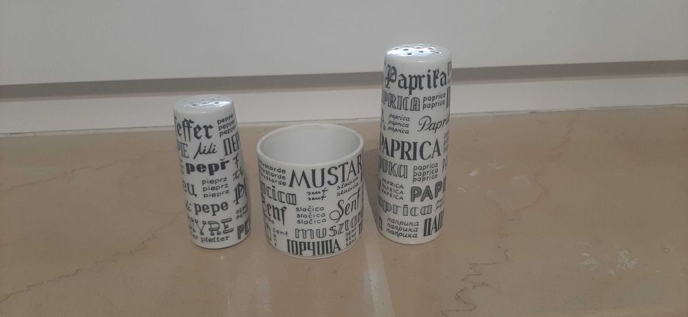 Pojemniczki na przyprawy - pieprz, papryka, musztarda