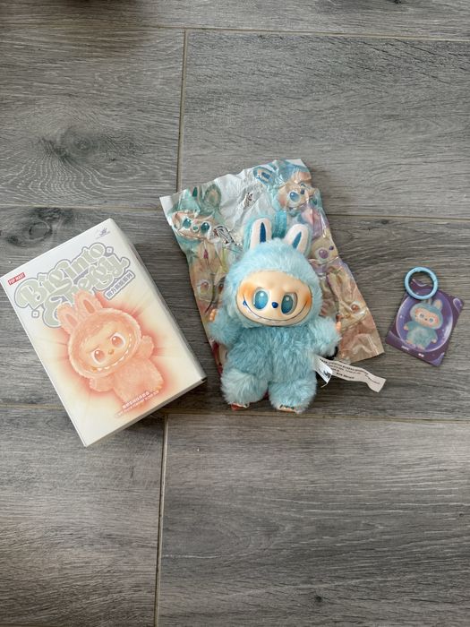 Labubu embalado e selado