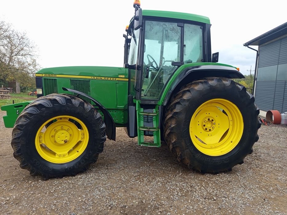 Ciagnik John Deere 6800