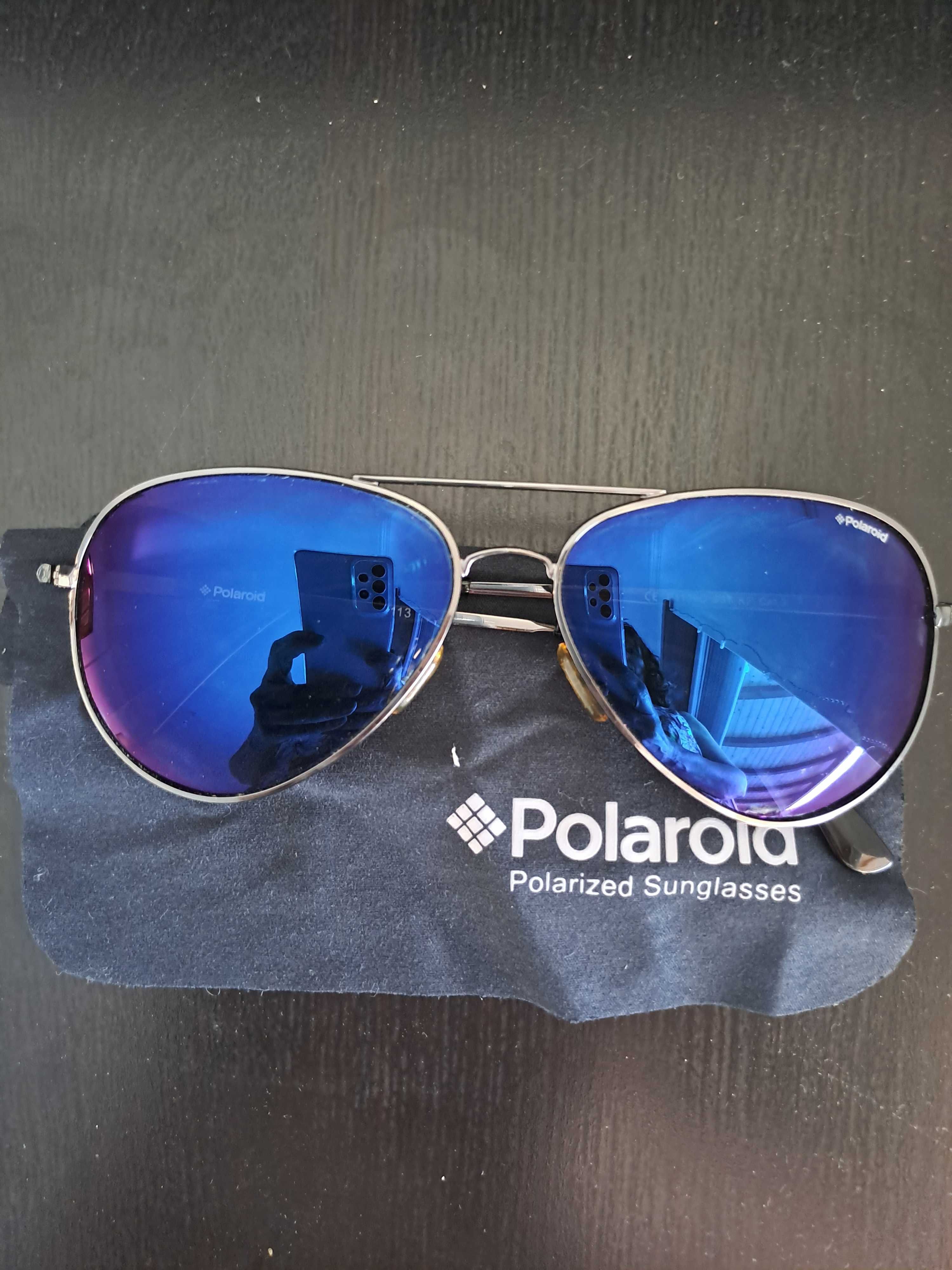 Óculos de sol Polaroid  com lentes polarizadas em tom azul