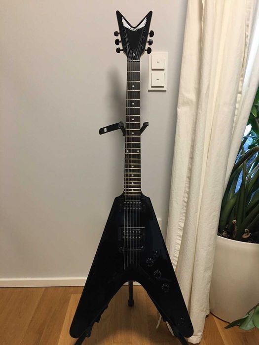 Dean VX flying V Китай 2015 в чехле flying V, как новая, есть ВИДЕО
