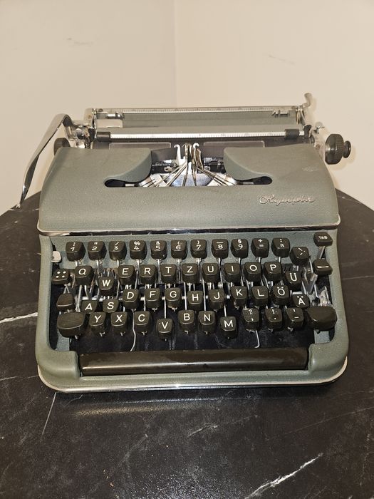 Maszyna do pisania OLYMPIA