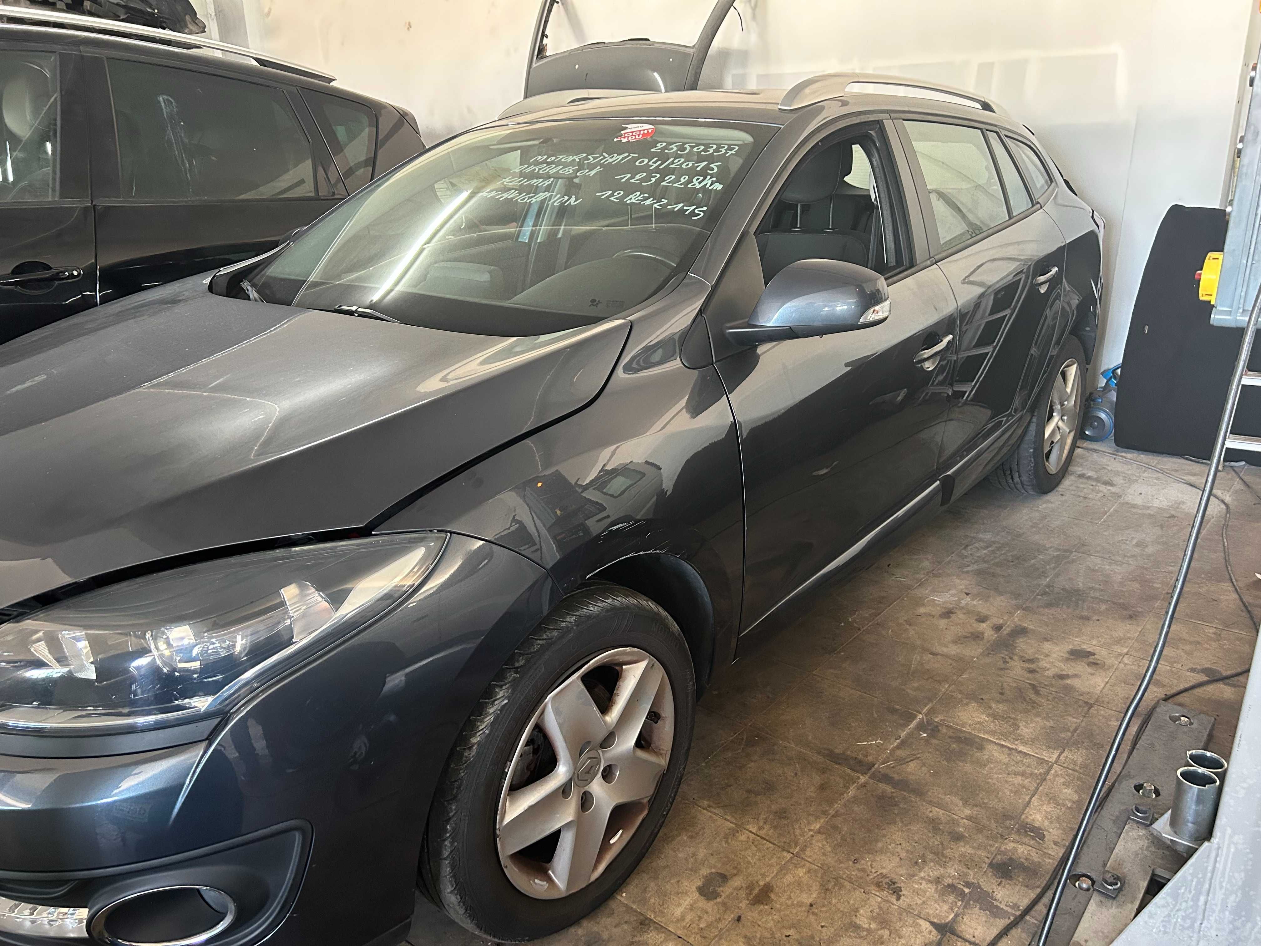 Frente completa Renault Megane Sport Tourer 2015