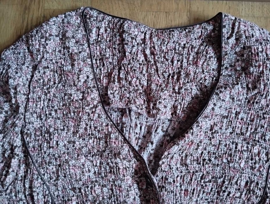 Komplet spódnica z bluzką w drobne kwiatki rozmiar L szerokość 90 cm