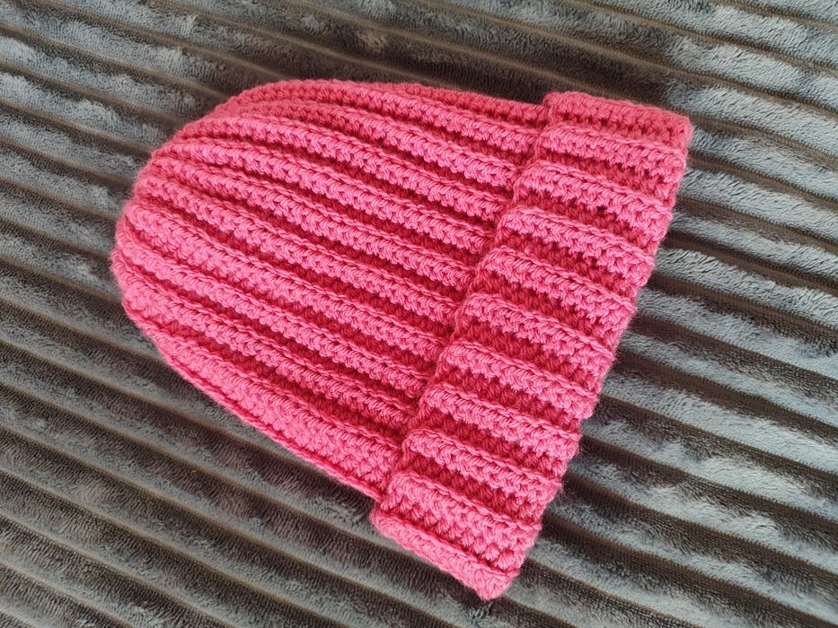 Ciepła różowa czapka ręcznie robiona na szydełku handmade