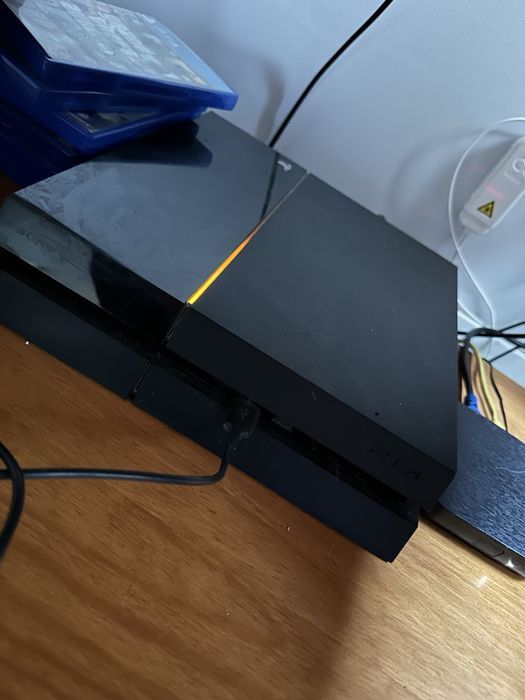 Playstation 4 usada 200€