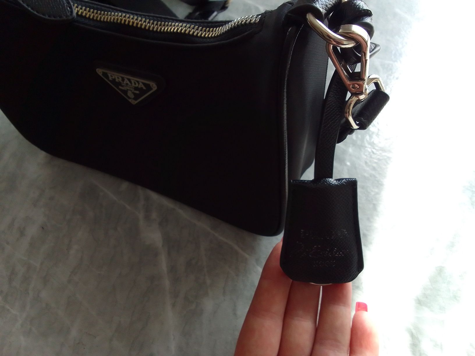 Сумка відомого бренду Prada