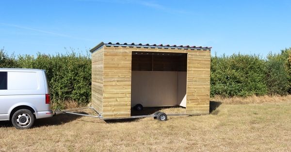 Casas e abrigos feitos em madeira tratada