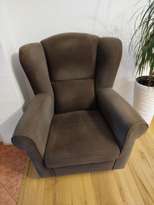 Fotel uszak w kolorze brazu