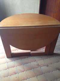 Mesa de madeiras com abas e 4 cadeiras