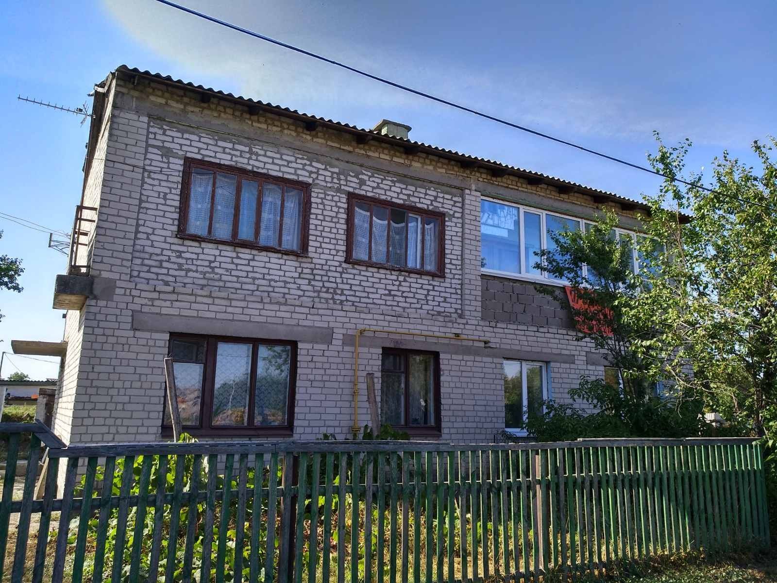 Продам 3-ёх комнатную двухуровневую квартиру в с. Домантово