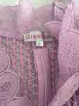 Blusa rendada curta